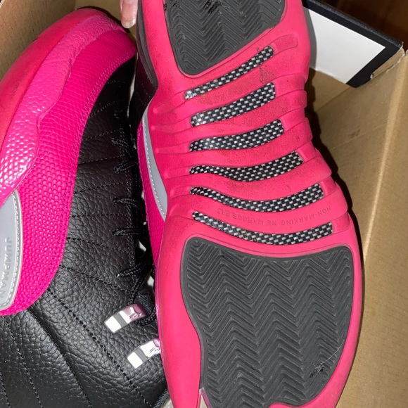 AIR JORDAN 12 - Picture 2 of 3